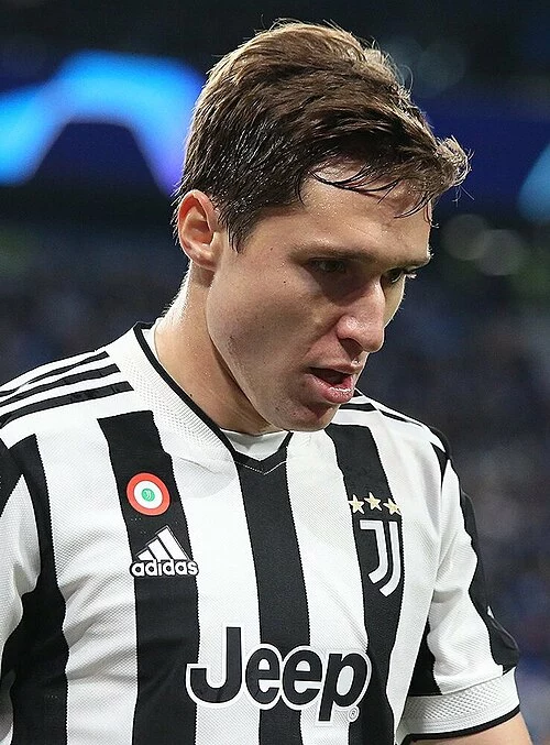 Federico Chiesa short textured soccer player haircut