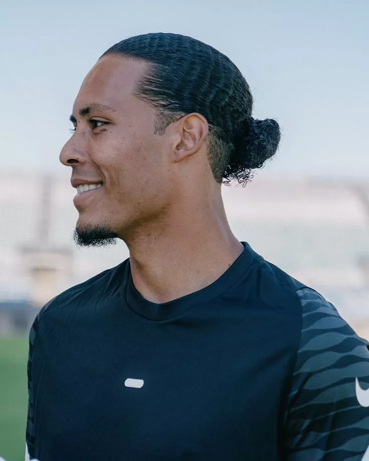 Virgil van Dijk man bun footballer hairstyle