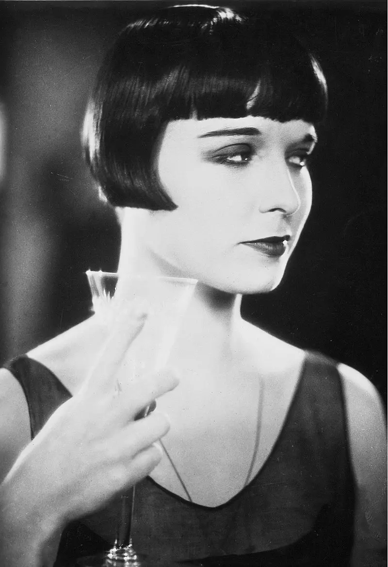 inverted_bob_haircut
