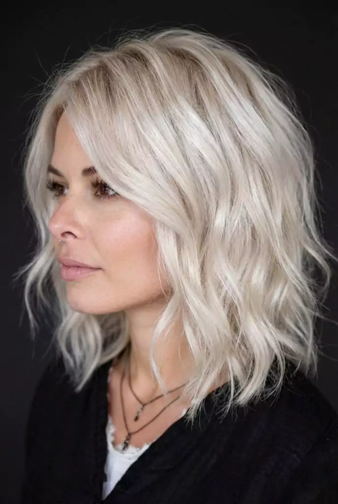 Collarbone textured lob